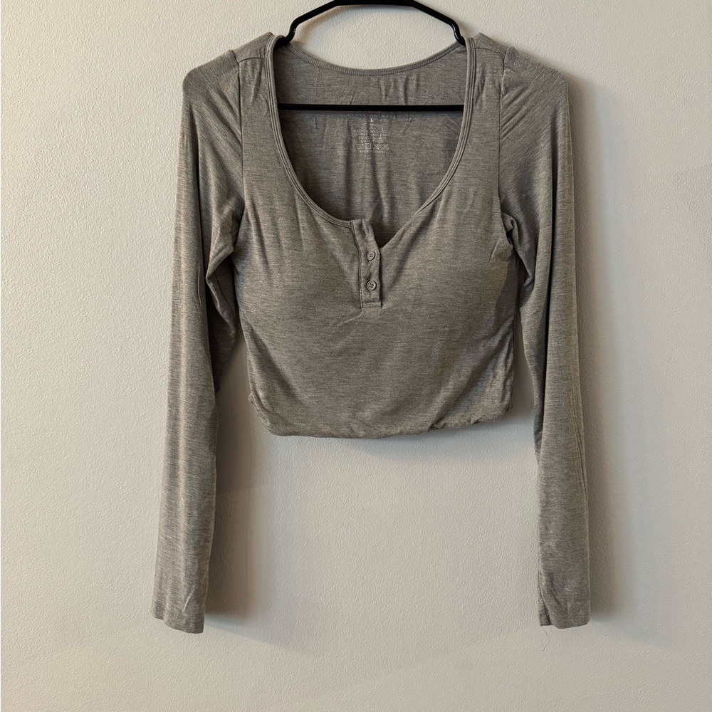 Klassy Network Gray Long Sleeve Henley Crop Top